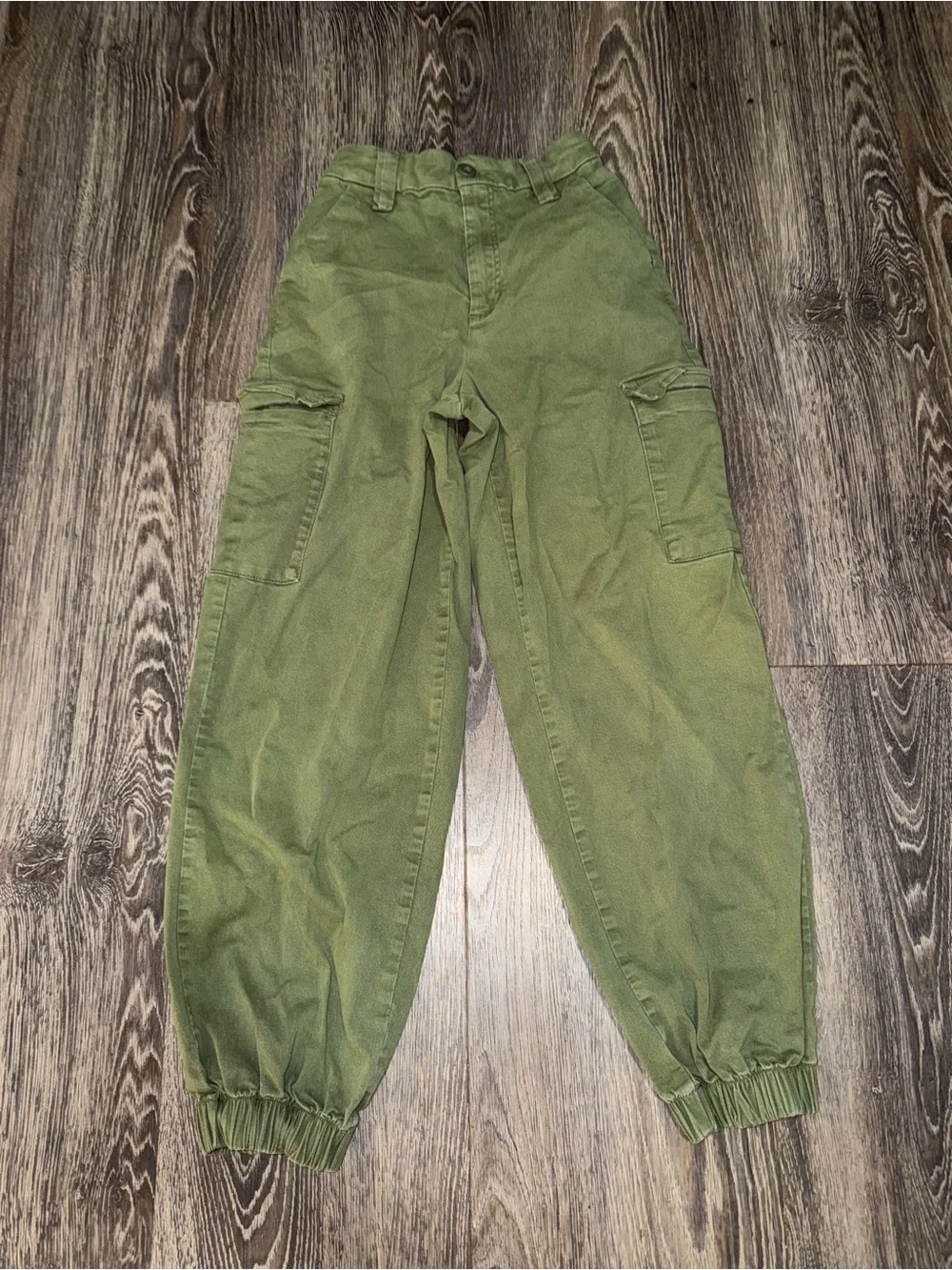 BDG Urban Outfitters green cargo pants with elastic waist size Small